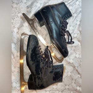 Vintage Ice Skates women’s size 7